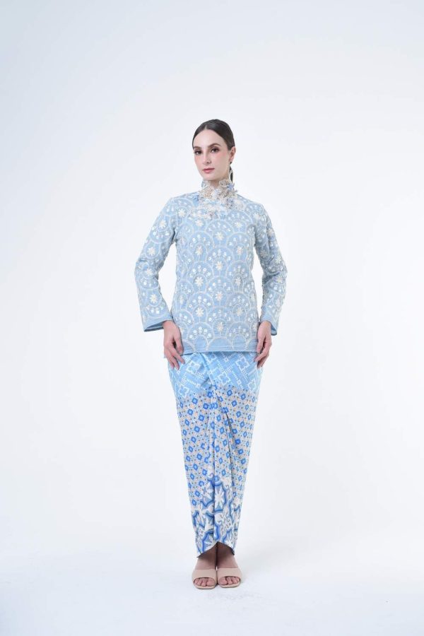 thalia blue (18) thalia blue (18)