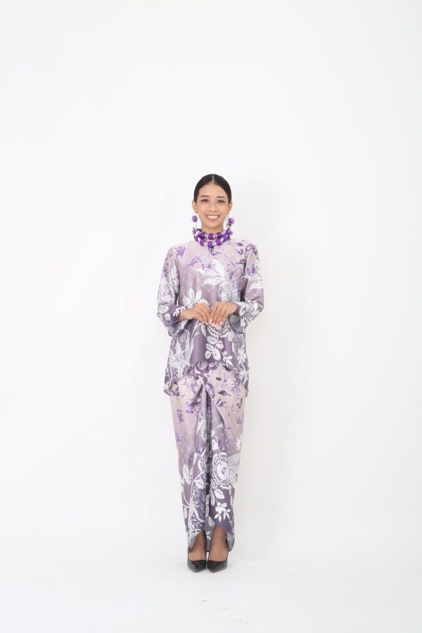 tiara purple (1) tiara purple (1)