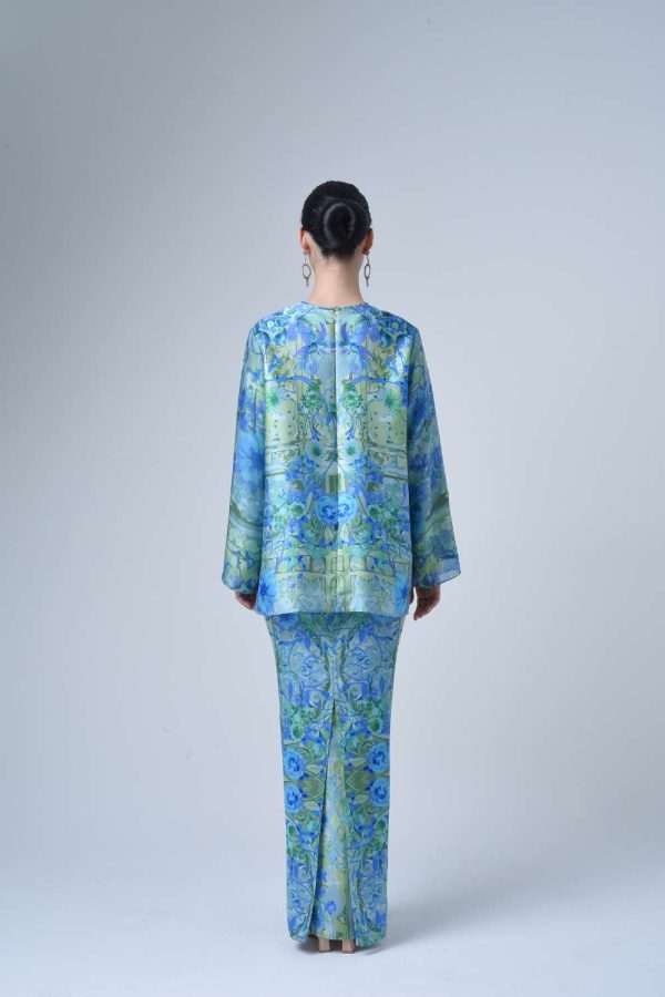 aurina (2) aurina (2)