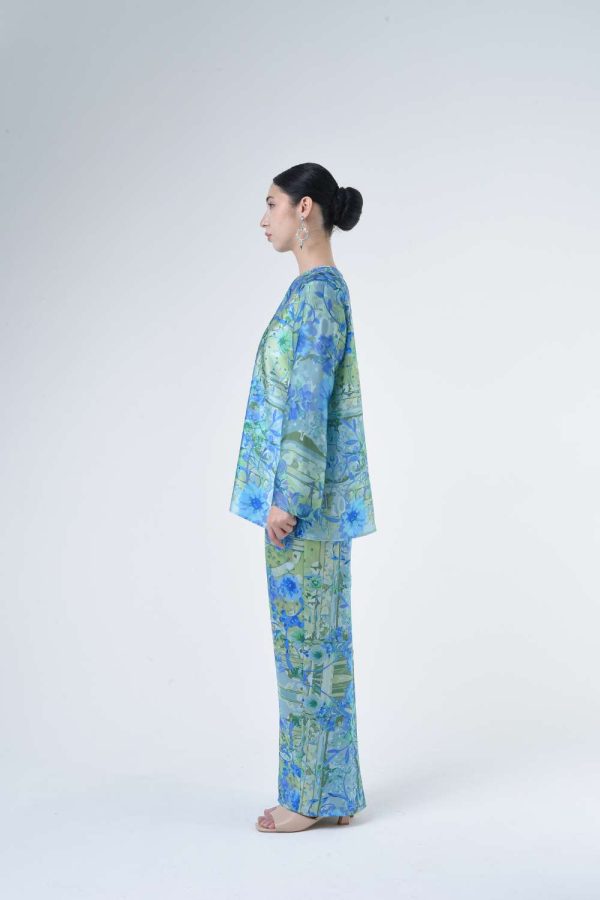 aurina (5) aurina (5)